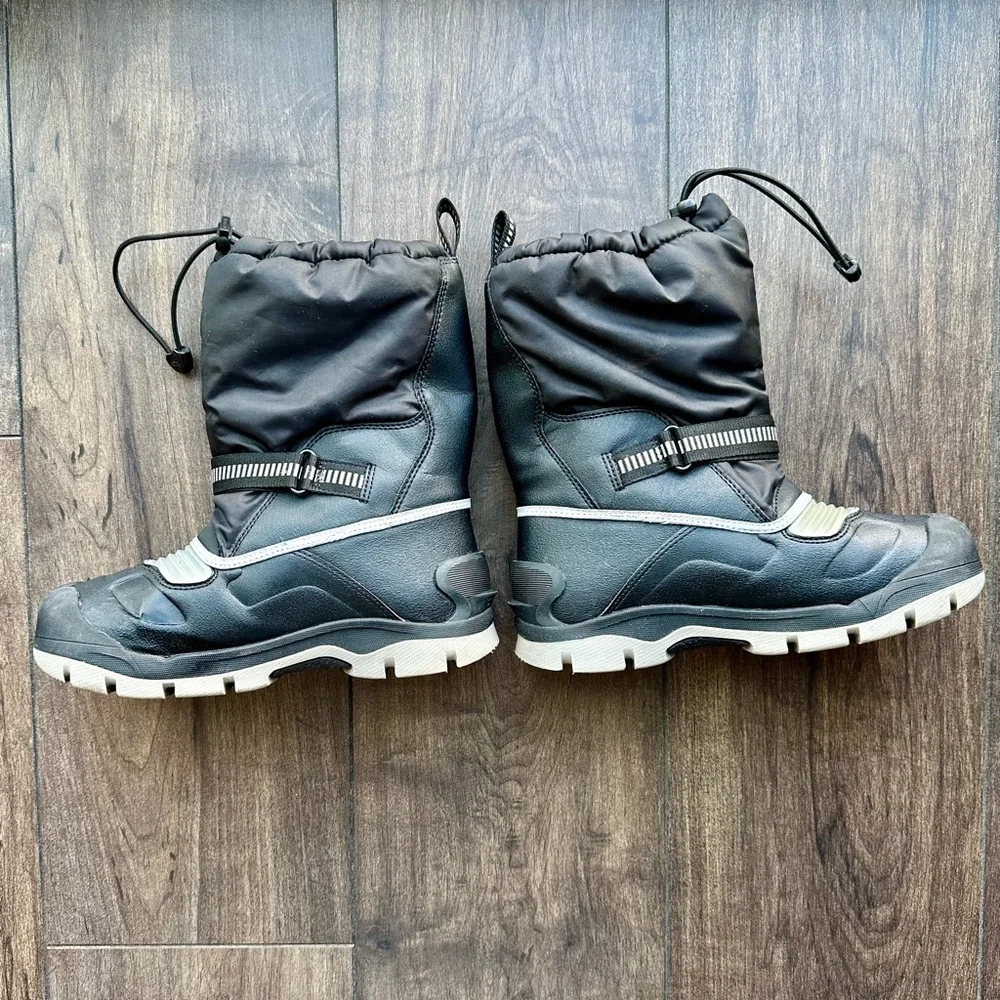 KEEN Kids Snow Troll Waterproof Insulated Winter Boots - Size 2 - Black Silver